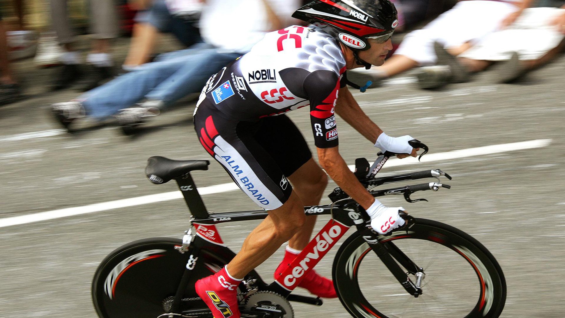 独行侠对阵热火，英格拉姆防守端锁死对手，诠释现代篮球的防守艺术